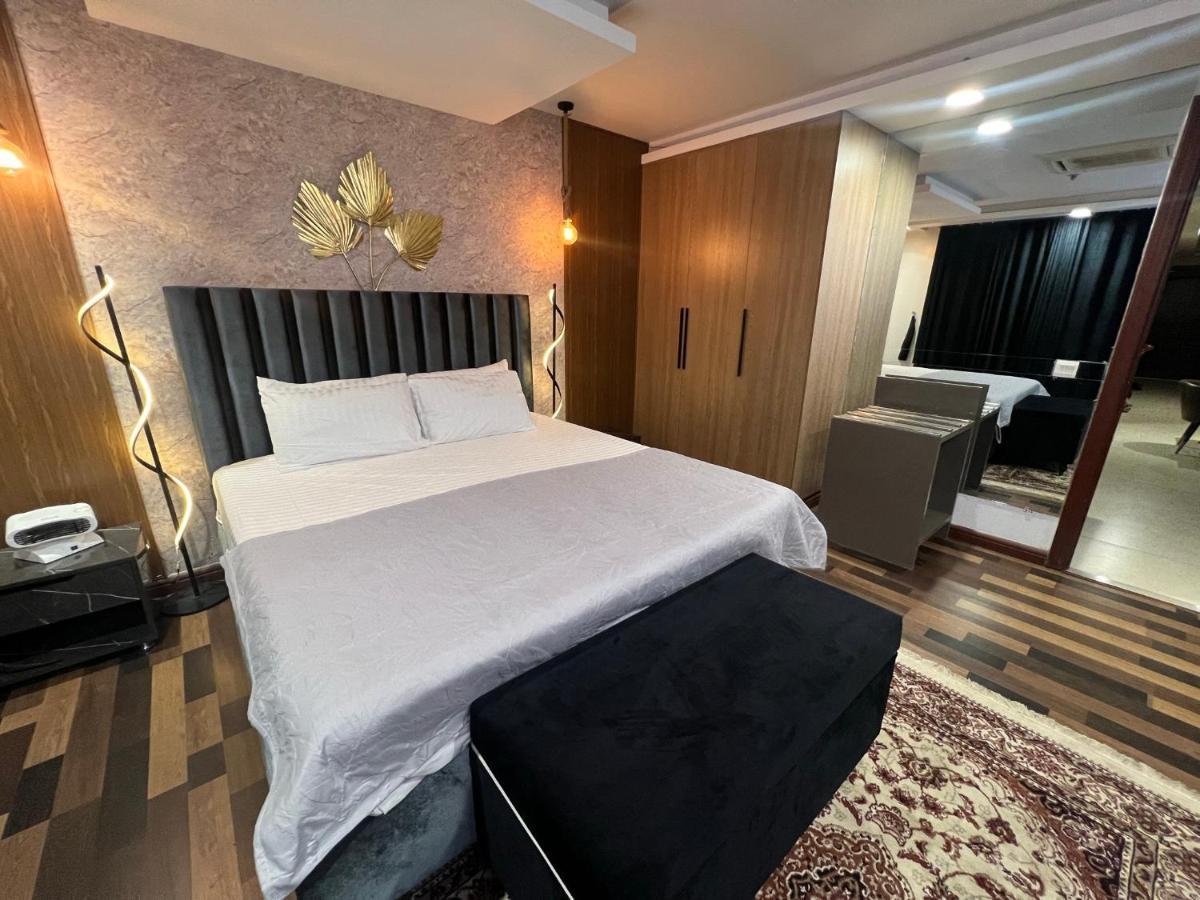 Sunset Luxury Gold Crest Mall Residency Lahore Ngoại thất bức ảnh