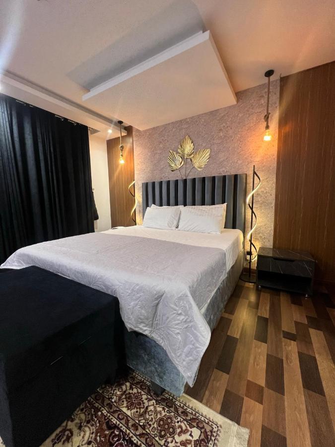 Sunset Luxury Gold Crest Mall Residency Lahore Ngoại thất bức ảnh