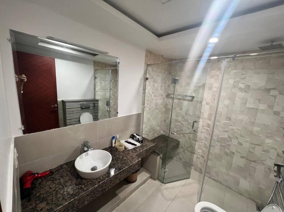 Sunset Luxury Gold Crest Mall Residency Lahore Ngoại thất bức ảnh
