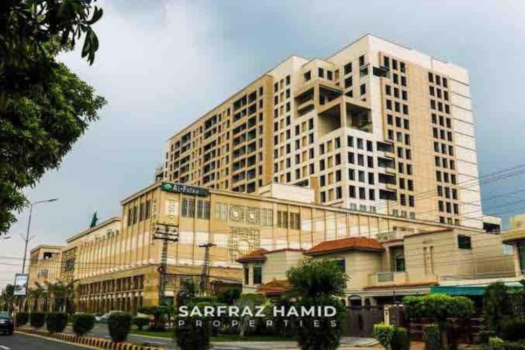 Sunset Luxury Gold Crest Mall Residency Lahore Ngoại thất bức ảnh