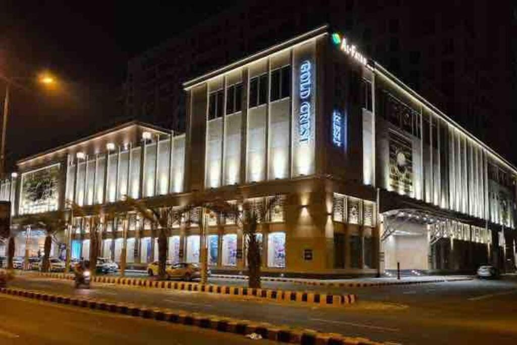 Sunset Luxury Gold Crest Mall Residency Lahore Ngoại thất bức ảnh